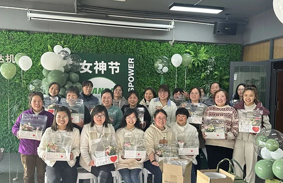 1753858327712809.jpg 305.jpg